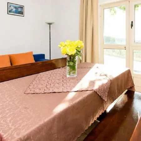 Arka - Studio Apartment Zvekovica